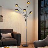Lindby Lamiras stojaca lampa v čiernej a zlatej, kód 8032433_Svetlá.